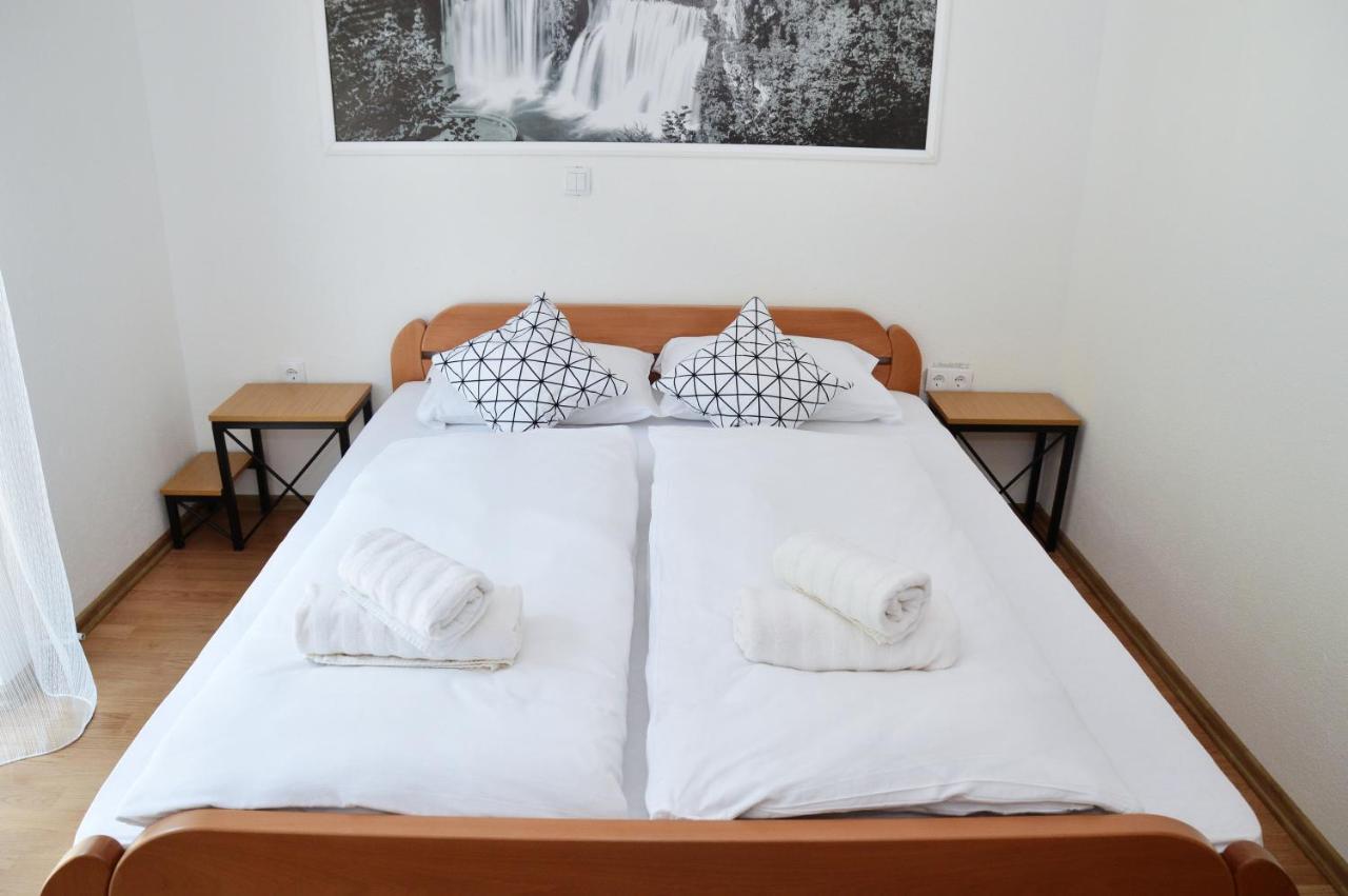 Konoba Slapovi Motel ไยเซ ภายนอก รูปภาพ