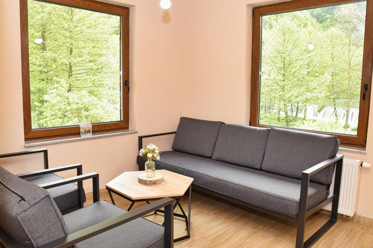 Konoba Slapovi Motel ไยเซ ภายนอก รูปภาพ