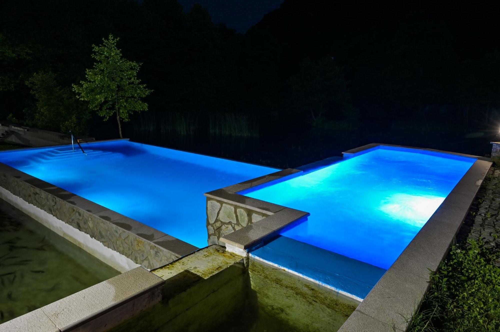 Konoba Slapovi Motel ไยเซ ภายนอก รูปภาพ