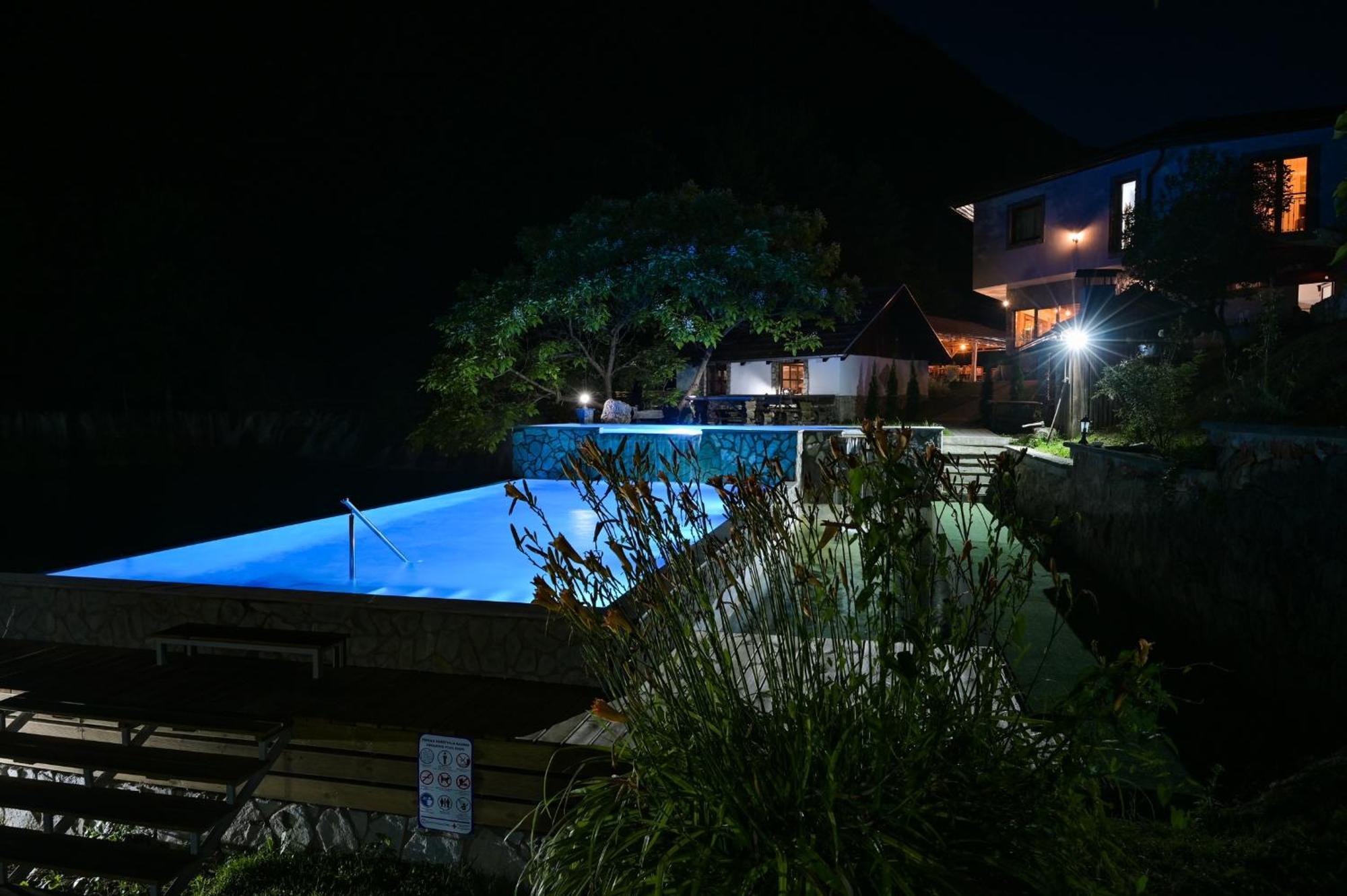 Konoba Slapovi Motel ไยเซ ภายนอก รูปภาพ